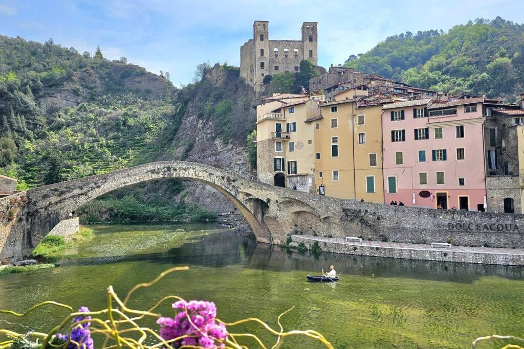 Car.Lo. Casa Vacanze Dolceacqua Exterior photo